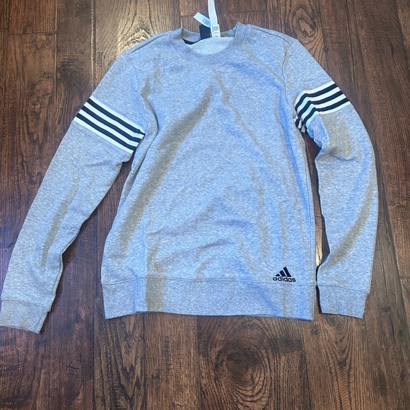 Adidas Crewneck - Picture 1 of 2